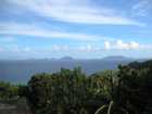 Les Saintes au loin