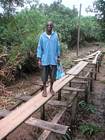 Les bords de la rivire sont un peu boueux surtout a mare haute alors il vaut mieux emprunter la passerelle !